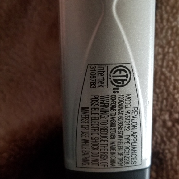 Revlon retractable hair straightener - Picture 3 of 3